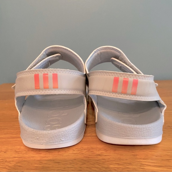 Adidas Adilette Sandals (Women’s Size 7) - Picture 6 of 9